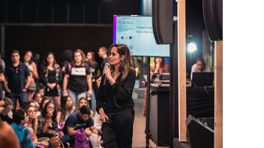 Ana Tex em evento sobre Inteligência Artificial